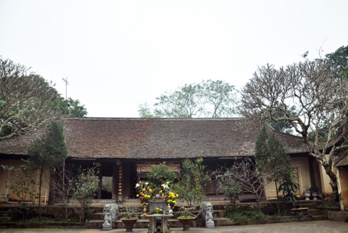 Đền thờ Bố Cái Đại Vương Phùng Hưng